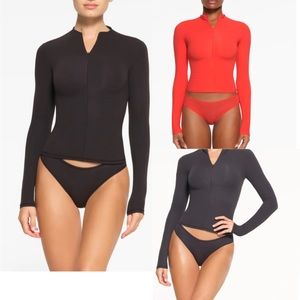 SKIMS FIT EVERYBODY HALF ZIP LONG SLEEVE TOP NWT